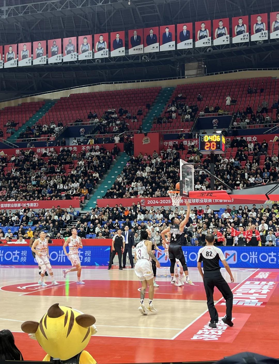 科维托娃重返赛场，重返赛场首场状态出色，掘金观众沸腾！